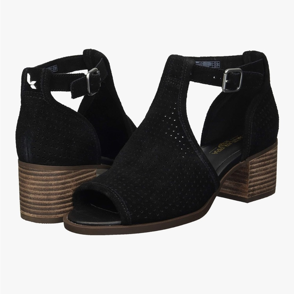 Koolaburra Black Heeled Sandals with Chunky Heel and Side Cutouts